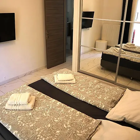Apartment Laura Aristotelous Square