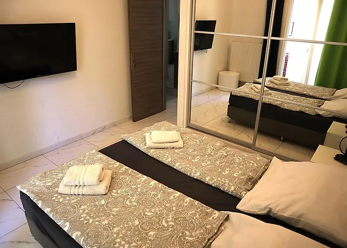 Laura Aristotelous Square Apartment *